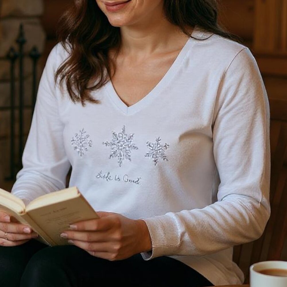 Life is Good W's Three Doodle Snowflakes LS Crusher Vee